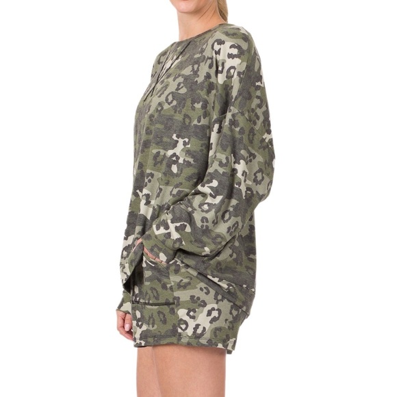 Soft, Light Weight, Comfy Camouflage Pullover Drawstring Shorts Top & Bottom Set - Picture 2 of 8